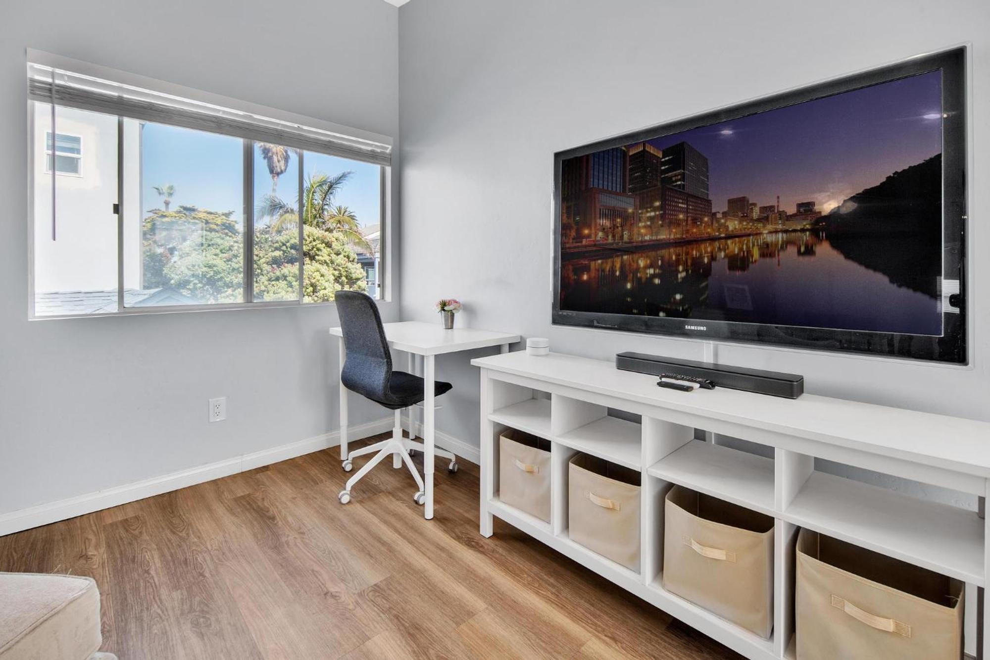 Stunning Haven! Steps To The & Pet Friendly! San Diego