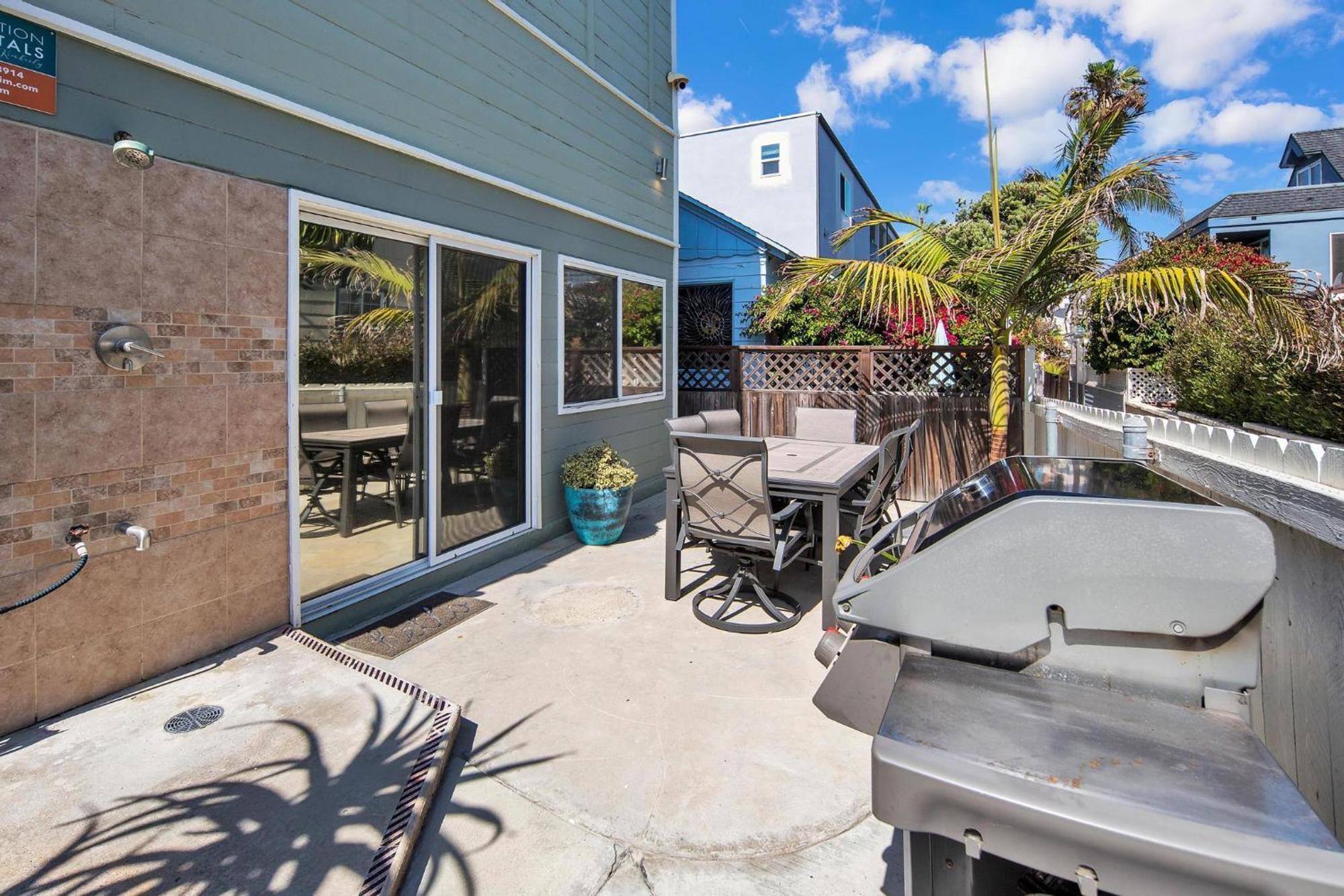 Stunning Haven! Steps To The & Pet Friendly!