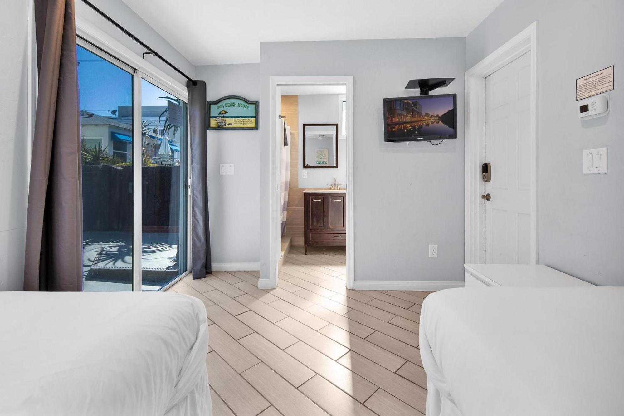 Stunning Haven! Steps To The & Pet Friendly! *