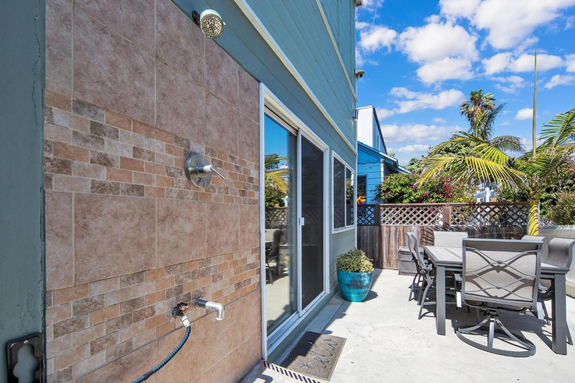 Stunning Haven! Steps To The & Pet Friendly! *